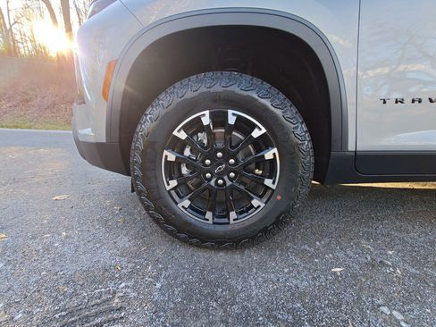 New 2026 Chevrolet Traverse Z71 w/ Driver Confidence Package image 10