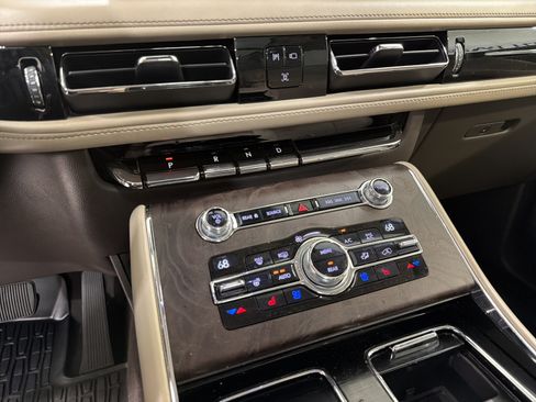 Used 2020 Lincoln Aviator Reserve w/ Equipment Group 202A AWD/4WD image 19