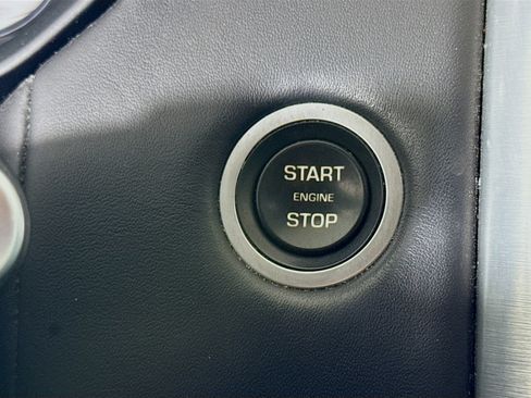 Used 2017 Land Rover Discovery HSE Luxury image 21