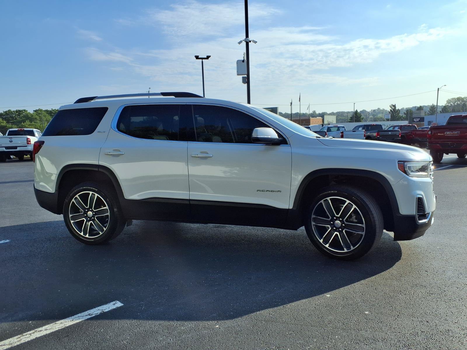 Used 2022 GMC Acadia SLT w/ Preferred Package FWD image 38