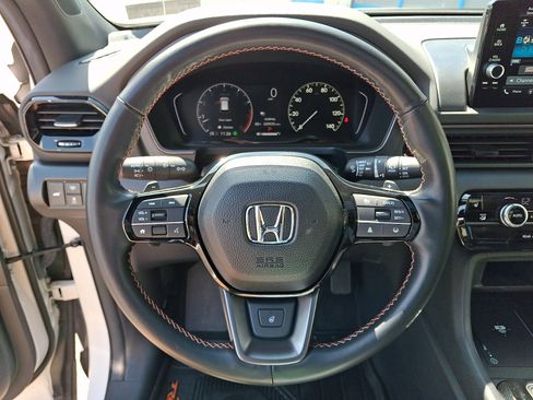 Used 2024 Honda Pilot TrailSport image 20
