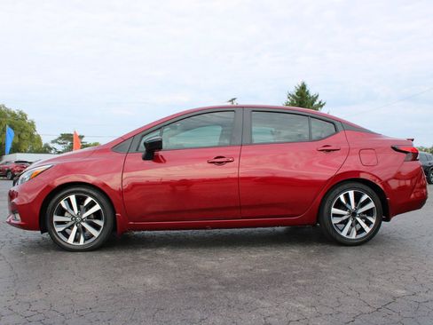 Used 2021 Nissan Versa SR FWD image 12