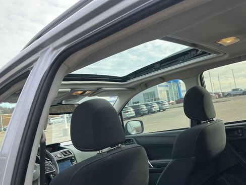 Used 2016 Subaru Forester 2.5i Premium w/ Popular Package #2 image 21