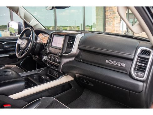 Used 2022 RAM 1500 Laramie AWD/4WD image 15