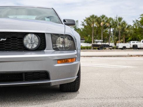 Used 2006 Ford Mustang GT RWD image 24