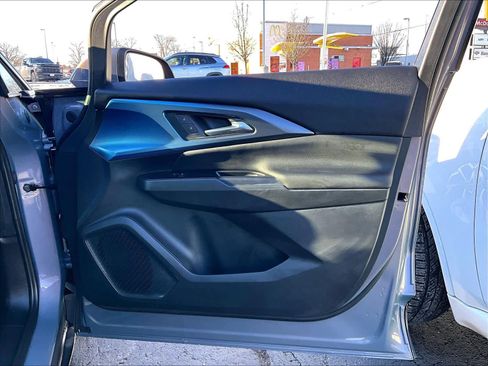 Used 2025 Chevrolet Equinox EV LT w/ Convenience Package image 12