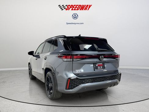 New 2026 Volkswagen Tiguan SE R-Line FWD image 5