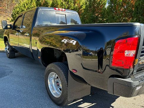 Used 2014 GMC Sierra 3500 Denali image 8