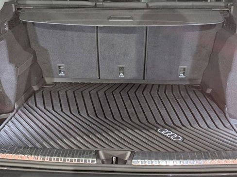 Used 2025 Audi Q5 Prestige image 6