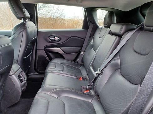 Used 2020 Jeep Cherokee Limited image 31