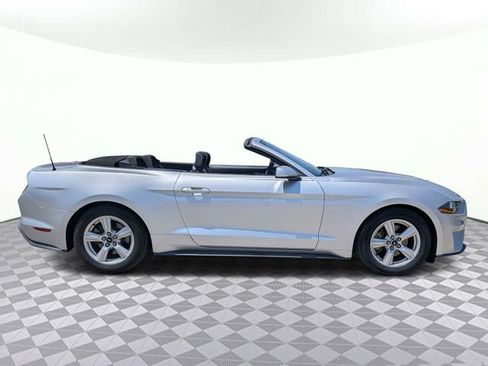 Used 2019 Ford Mustang Convertible RWD image 3