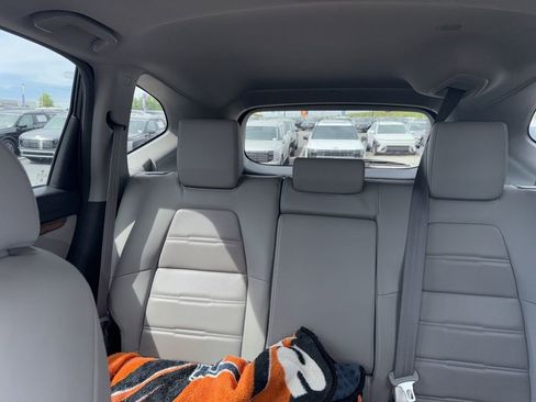 Used 2018 Honda CR-V Touring image 9