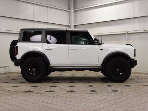 Used 2021 Ford Bronco Wildtrak image 9