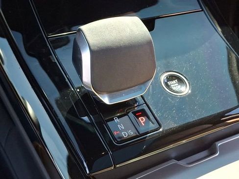 Used 2025 Land Rover Range Rover Sport SE image 16