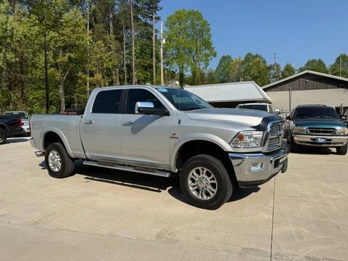 Used 2017 RAM 2500 Laramie AWD/4WD image 2