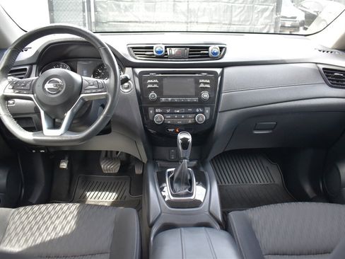 Used 2017 Nissan Rogue SV AWD/4WD image 13