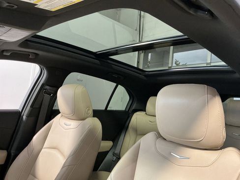 Used 2024 Cadillac XT4 Luxury w/ Cold Weather Package AWD/4WD image 23
