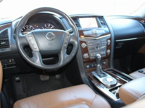 Used 2017 Nissan Armada Platinum image 4