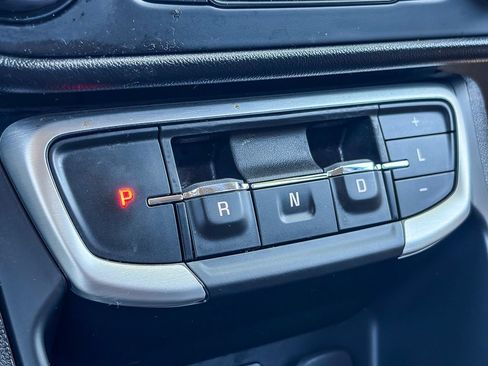 Used 2024 GMC Terrain SLE FWD image 41