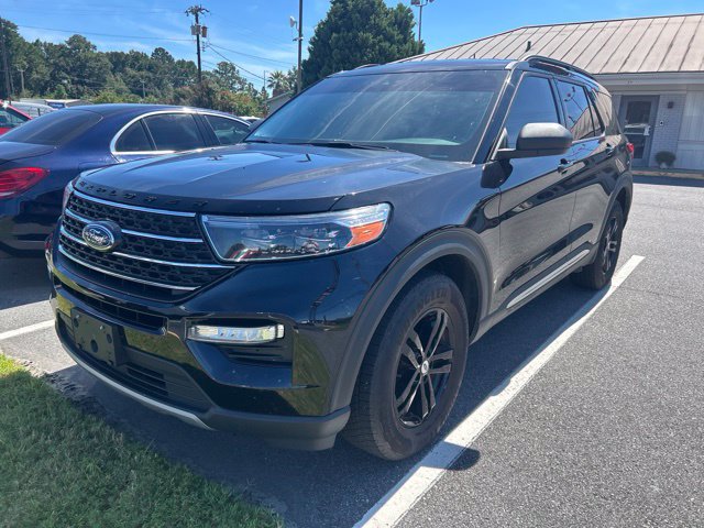 Used 2022 Ford Explorer XLT w/ Equipment Group 202A AWD/4WD image 1