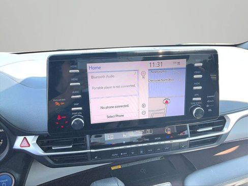 Used 2021 Toyota Sienna XLE w/ XLE Plus Package FWD image 21