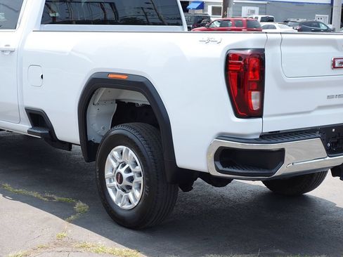 Used 2024 GMC Sierra 2500 SLE w/ SLE Value Package AWD/4WD image 9