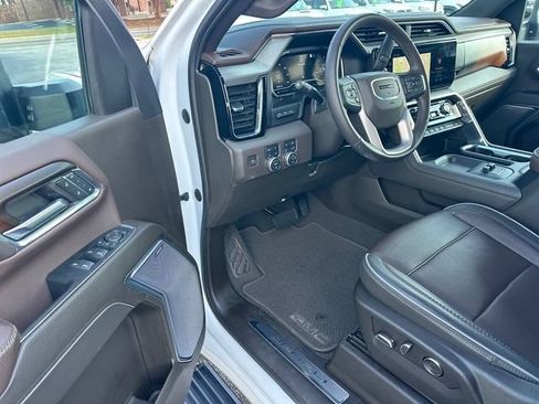 Used 2024 GMC Sierra 2500 Denali w/ Denali Reserve Package AWD/4WD image 15