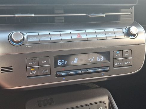 Used 2026 Hyundai Kona SEL Premium AWD/4WD image 15
