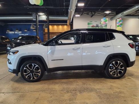 Used 2022 Jeep Compass Limited image 5