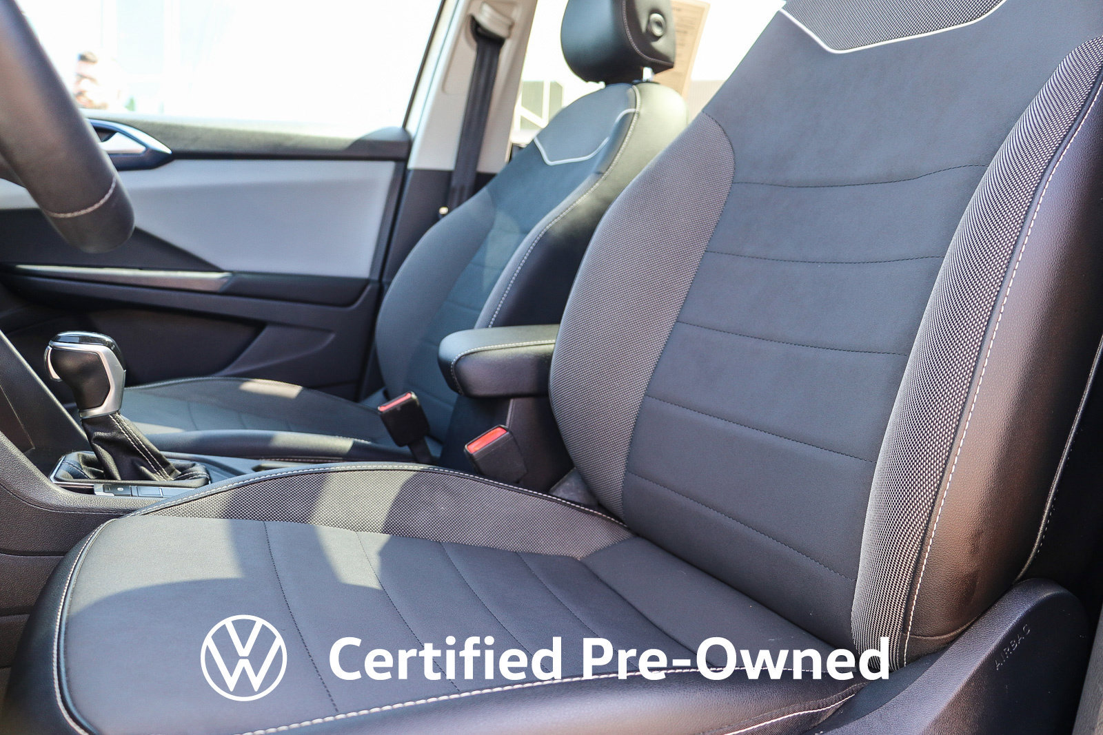 Used 2023 Volkswagen Taos SE w/ Panoramic Sunroof Package FWD image 24