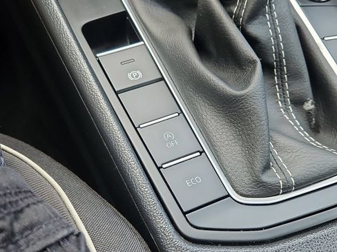 Used 2025 Volkswagen Jetta Sport FWD image 17
