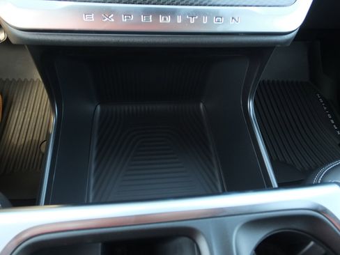 New 2025 Ford Expedition Platinum w/ Stealth Performance Package image 52