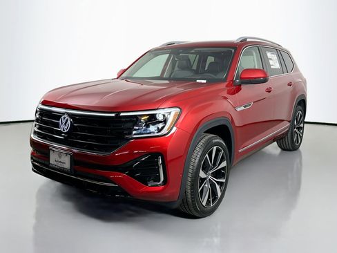 Certified 2025 Volkswagen Atlas SEL Premium R-Line image 3