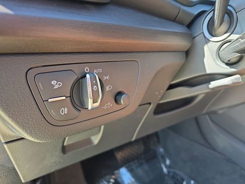 Used 2023 Audi Q5 2.0T Premium w/ Convenience Package image 29