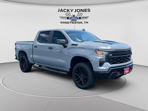 Used 2024 Chevrolet Silverado 1500 Custom Trail Boss w/ LPO, Dark Essentials Package AWD/4WD image 7