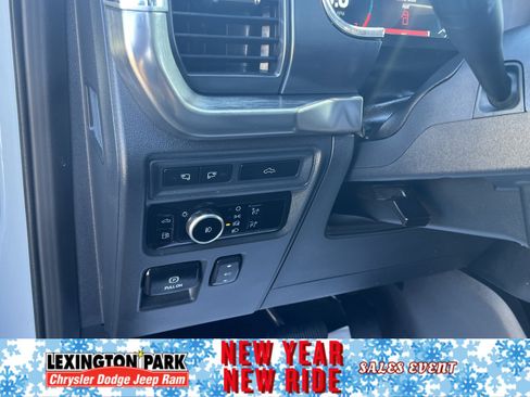 Used 2023 Ford F150 Lariat w/ Max Trailer Tow Package image 19