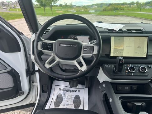 Used 2024 Land Rover Defender 130 X-Dynamic SE AWD/4WD image 13