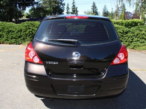Used 2011 Nissan Versa 1.8 S w/ Plus Pkg FWD image 10