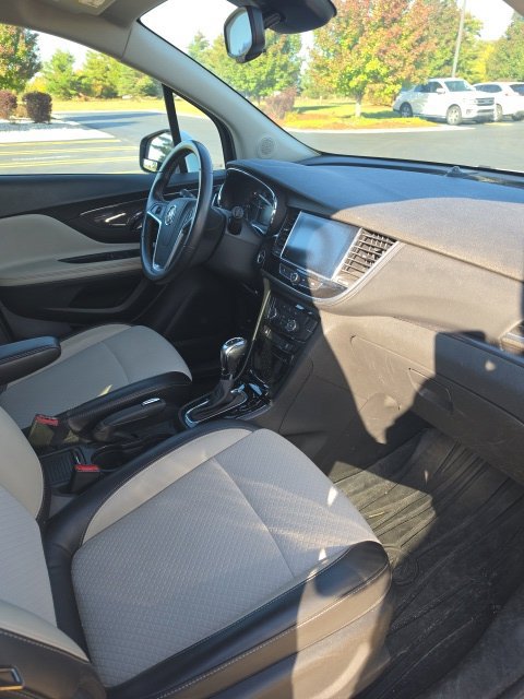 Used 2020 Buick Encore Preferred AWD/4WD image 3