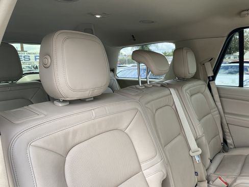Used 2019 Lincoln Navigator Select w/ Cargo Package RWD image 27