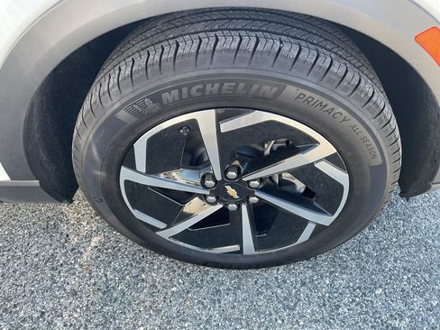 Used 2025 Chevrolet Equinox EV LT image 11