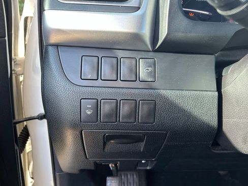 Used 2014 Toyota Highlander XLE FWD image 24