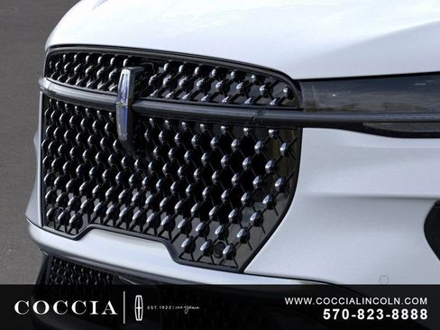 New 2026 Lincoln Nautilus Premier AWD/4WD image 17