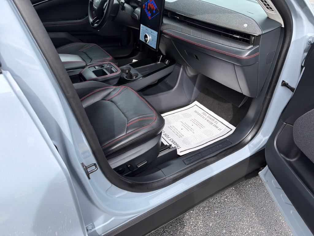 Used 2025 Ford Mustang Mach-E Premium w/ Sport Appearance Package AWD/4WD image 17