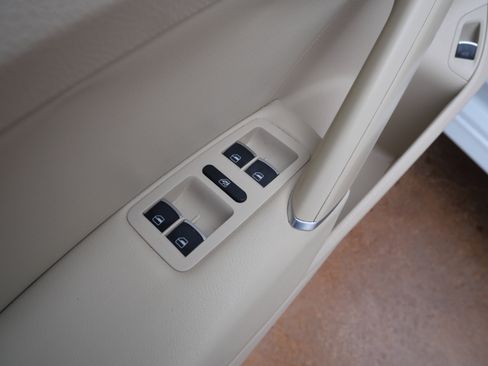 Used 2017 Volkswagen Passat 1.8T SE w/ SE Lighting Package image 17