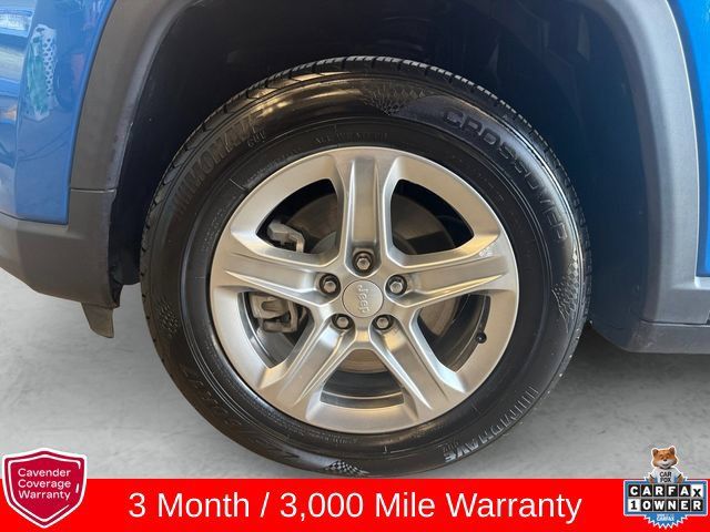 Used 2024 Jeep Compass Latitude AWD/4WD image 23