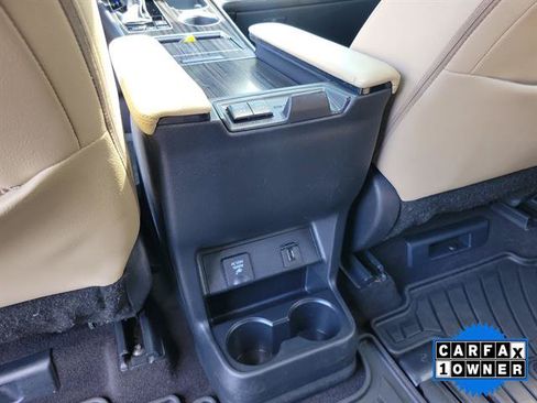 Used 2023 Toyota Sienna Limited FWD image 13