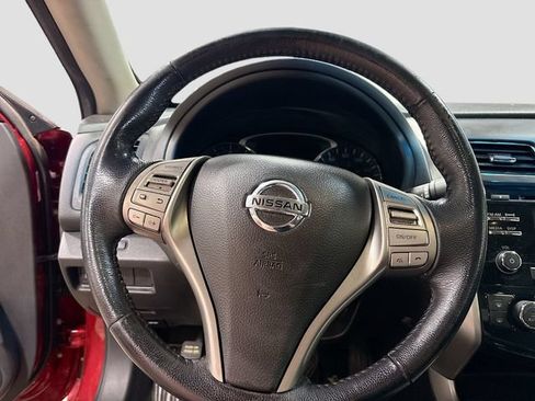 Used 2015 Nissan Altima 2.5 SV w/ Convenience Package FWD image 11