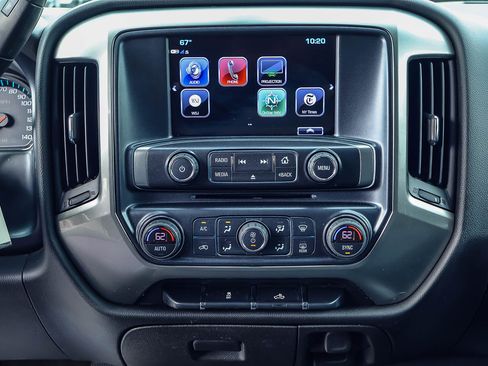 Used 2018 Chevrolet Silverado 1500 LT w/ LT Eassist Package AWD/4WD image 7