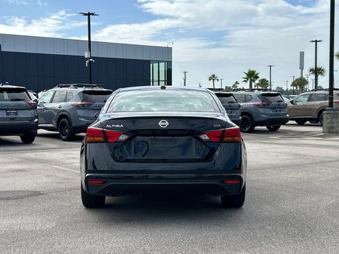 Used 2024 Nissan Altima 2.5 SV FWD image 4